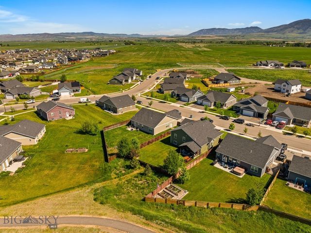 1004 Falcon Ridge Boulevard, Belgrade, MT 59714