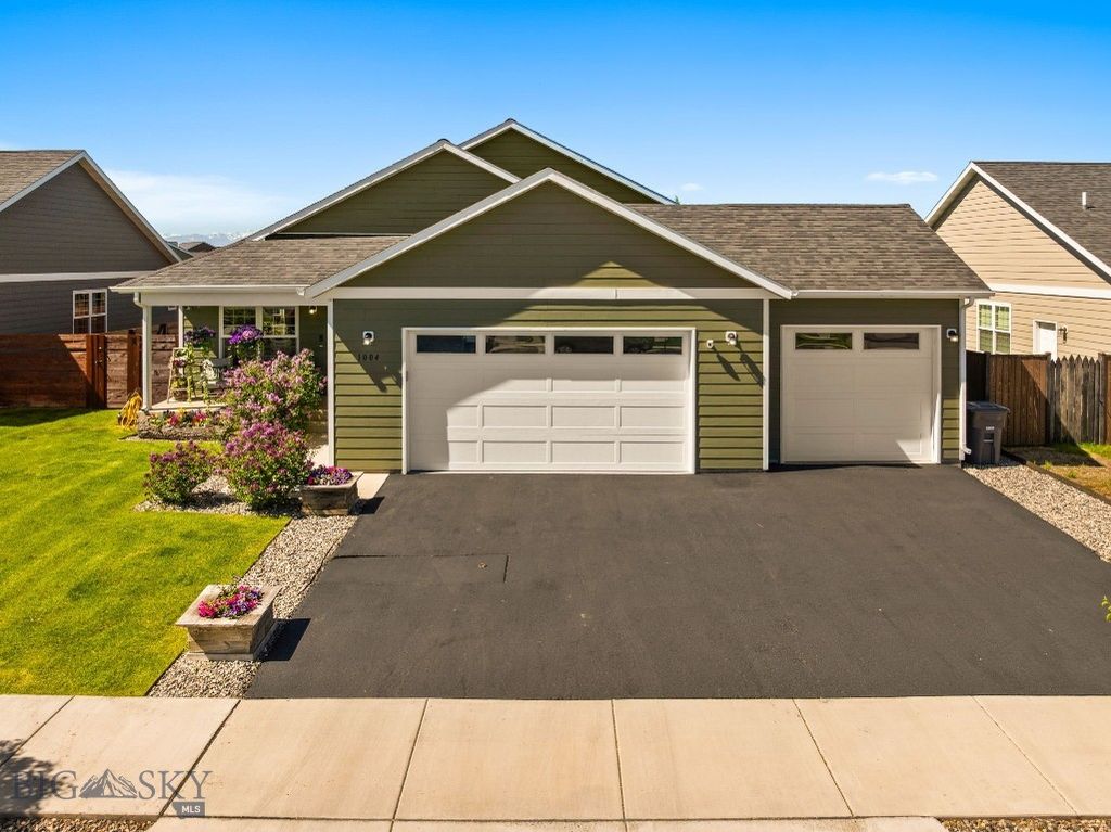 1004 Falcon Ridge Boulevard, Belgrade, MT 59714