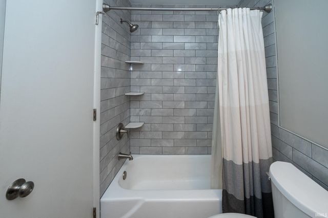 200 Royal Avenue, Evansville, IN 47715