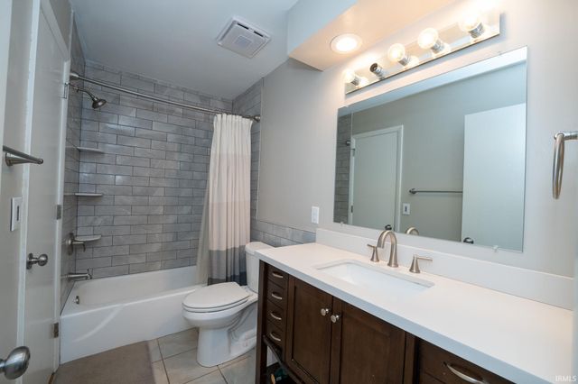 200 Royal Avenue, Evansville, IN 47715