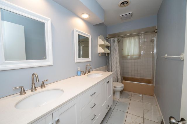200 Royal Avenue, Evansville, IN 47715
