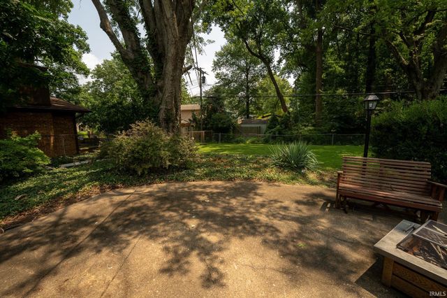 200 Royal Avenue, Evansville, IN 47715