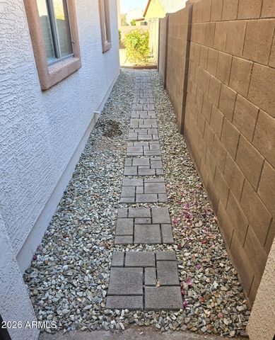 2409 W BEVERLY Road, Phoenix, AZ 85041