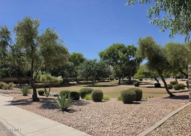2409 W BEVERLY Road, Phoenix, AZ 85041