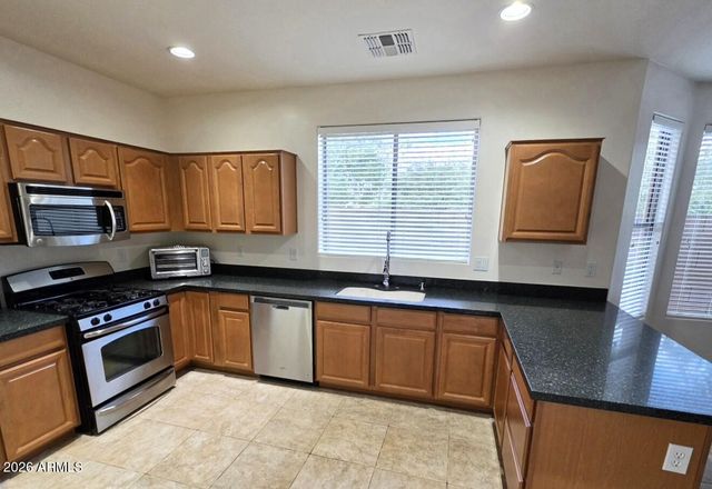 2409 W BEVERLY Road, Phoenix, AZ 85041