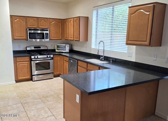2409 W BEVERLY Road, Phoenix, AZ 85041
