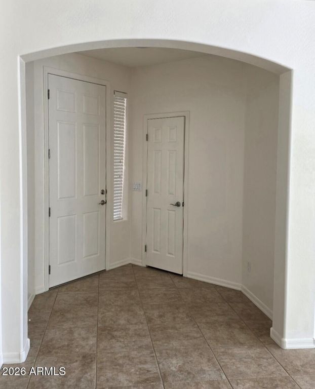 2409 W BEVERLY Road, Phoenix, AZ 85041 — photo 3
