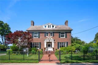 25 Seaview Avenue, Cranston, RI 02905