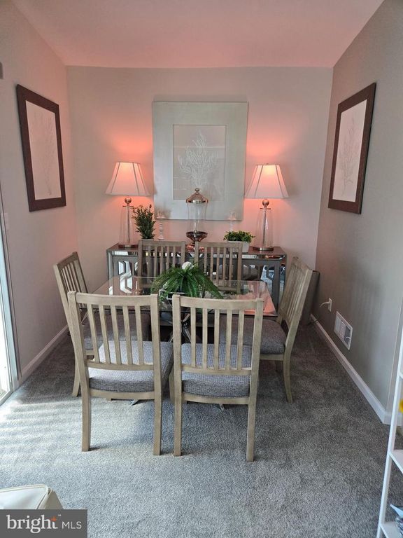 Image 6 of property listing at 9447 SOHAP LN, Columbia, MD 21045