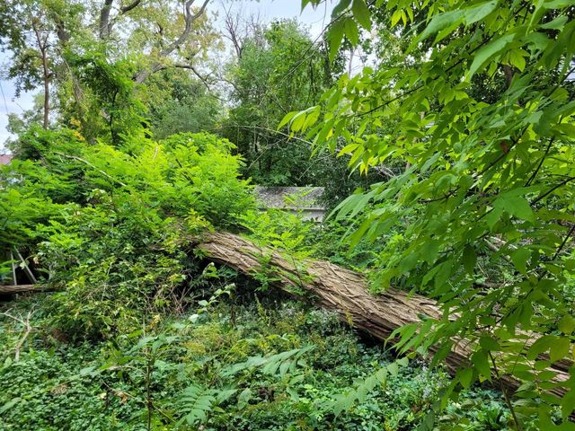 1211 OAK CREEK PARKWAY, South Milwaukee, WI 53172