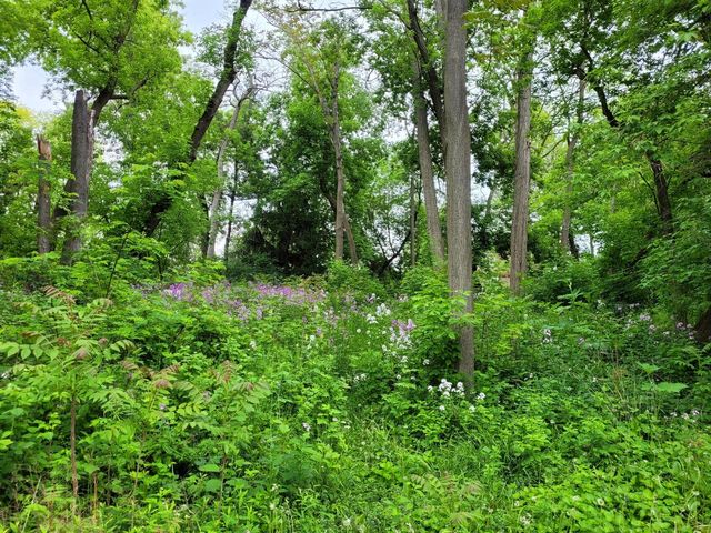 1211 OAK CREEK PARKWAY, South Milwaukee, WI 53172