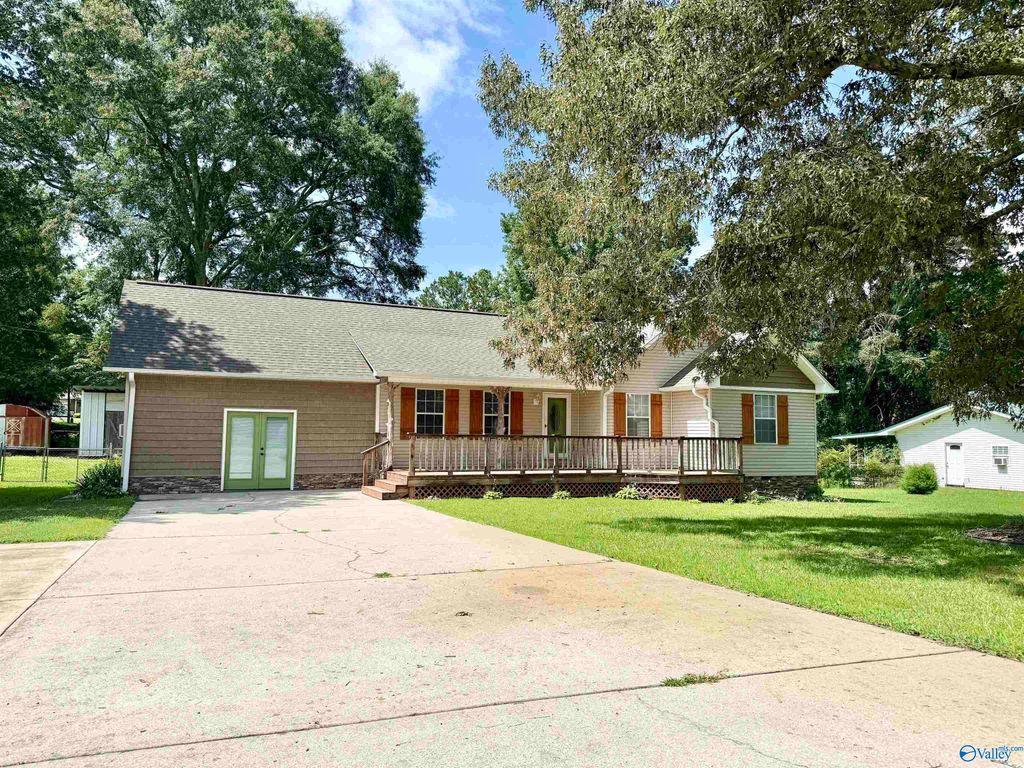 5415 Leigh Avenue, Hokes Bluff, AL 35903