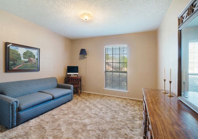 3440 Reno Drive, Paris, TX 75462