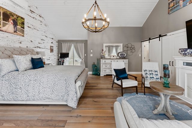 3076 County St, Dighton, MA 02715
