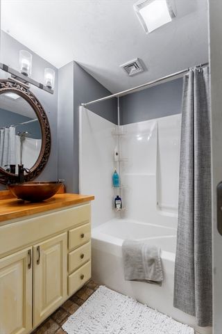 3076 County St, Dighton, MA 02715