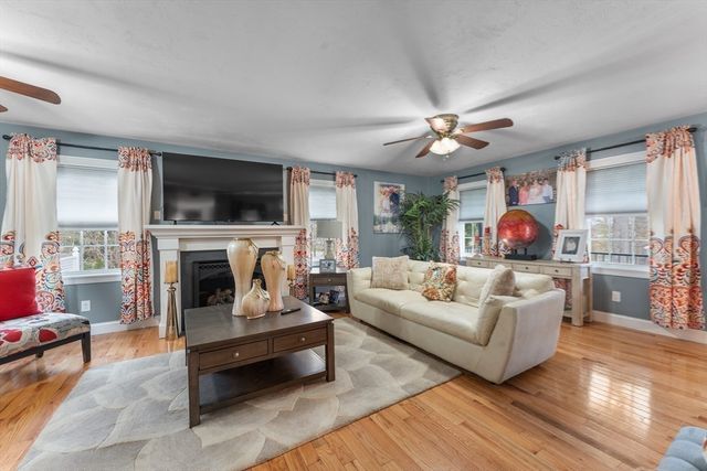 3076 County St, Dighton, MA 02715