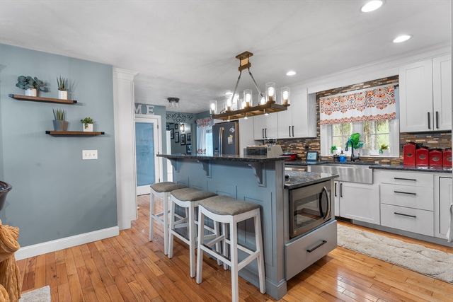 3076 County St, Dighton, MA 02715