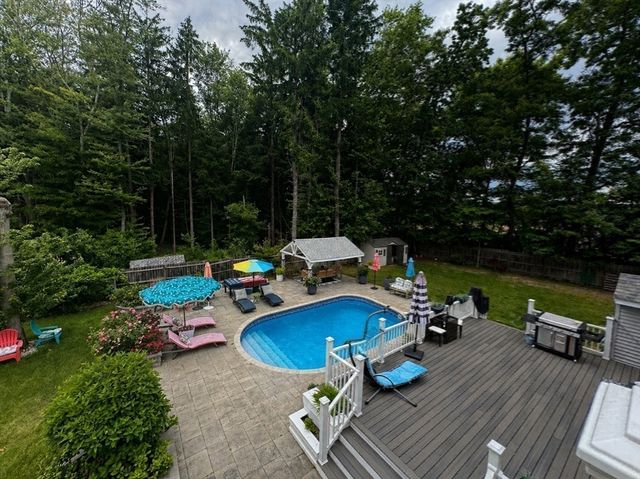3076 County St, Dighton, MA 02715