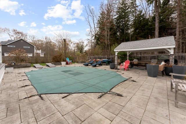 3076 County St, Dighton, MA 02715