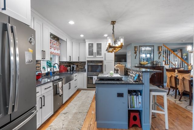 3076 County St, Dighton, MA 02715
