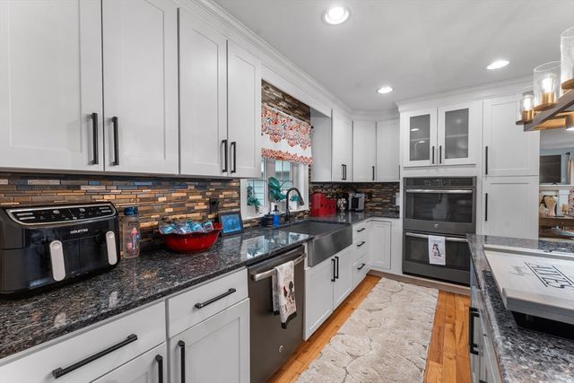 3076 County St, Dighton, MA 02715