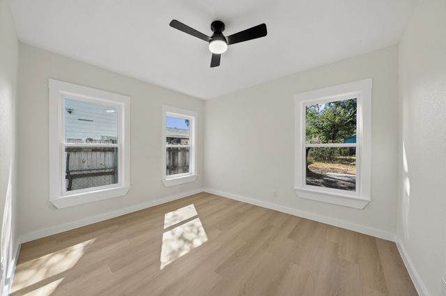 1513 Ash Street, Grand Prairie, TX 75050