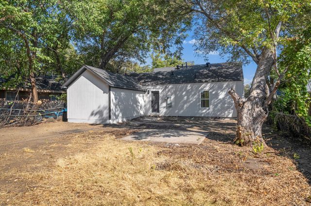 1513 Ash Street, Grand Prairie, TX 75050
