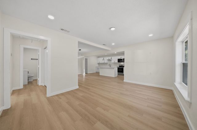 1513 Ash Street, Grand Prairie, TX 75050