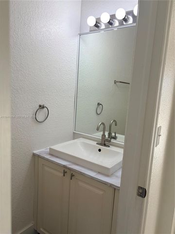 17046 SW 137th Pl, Miami, FL 33177