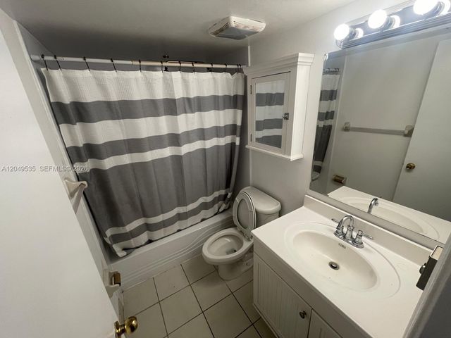 807 Twin Lakes Dr 32-G, Coral Springs, FL 33071