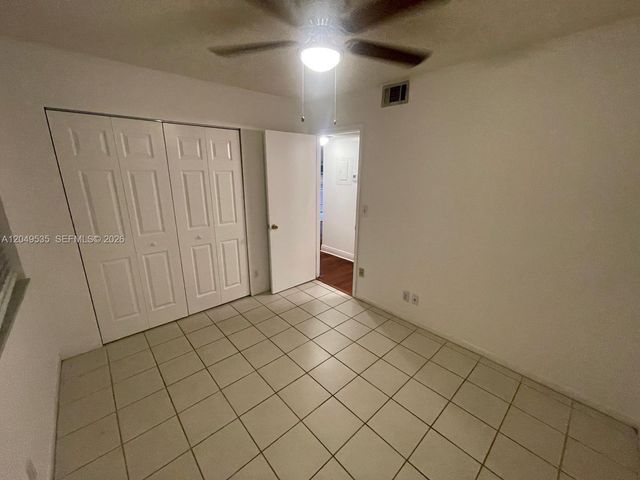 807 Twin Lakes Dr 32-G, Coral Springs, FL 33071