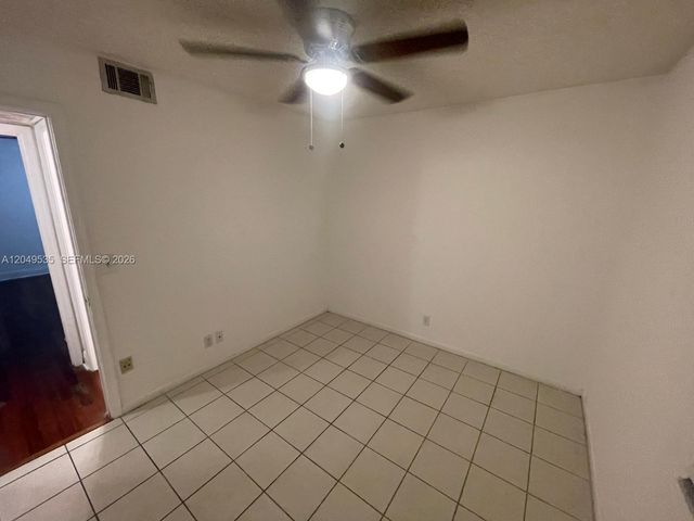 807 Twin Lakes Dr 32-G, Coral Springs, FL 33071