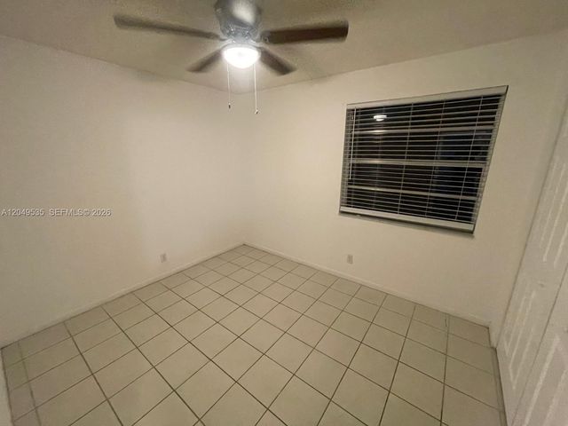 807 Twin Lakes Dr 32-G, Coral Springs, FL 33071
