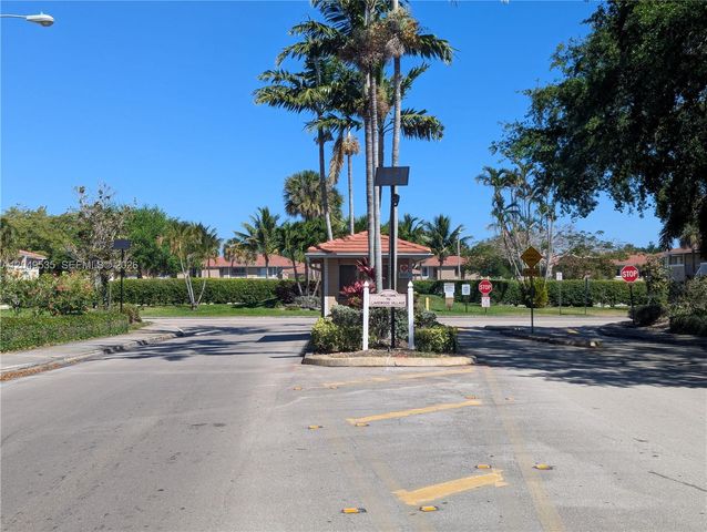 807 Twin Lakes Dr 32-G, Coral Springs, FL 33071