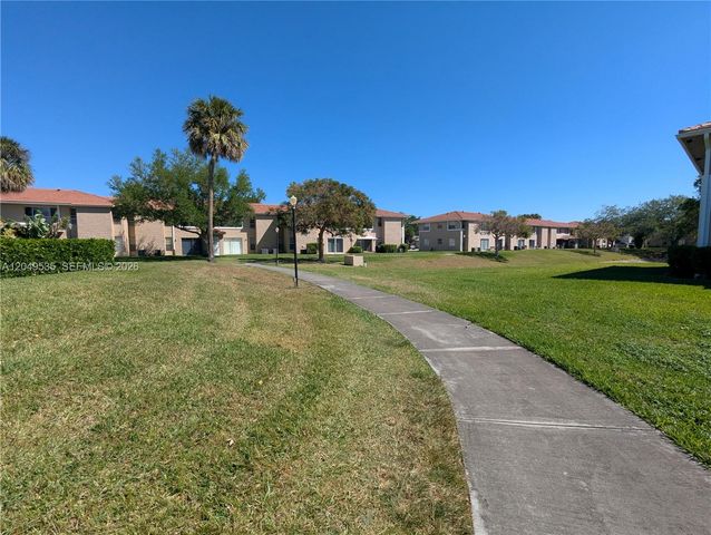 807 Twin Lakes Dr 32-G, Coral Springs, FL 33071