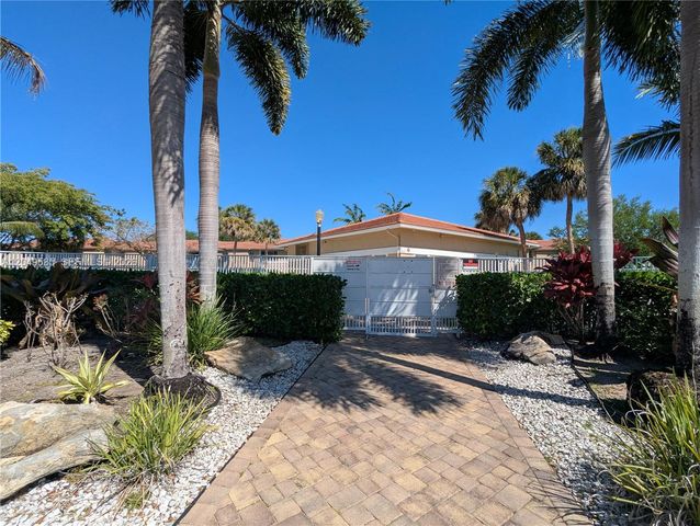 807 Twin Lakes Dr 32-G, Coral Springs, FL 33071