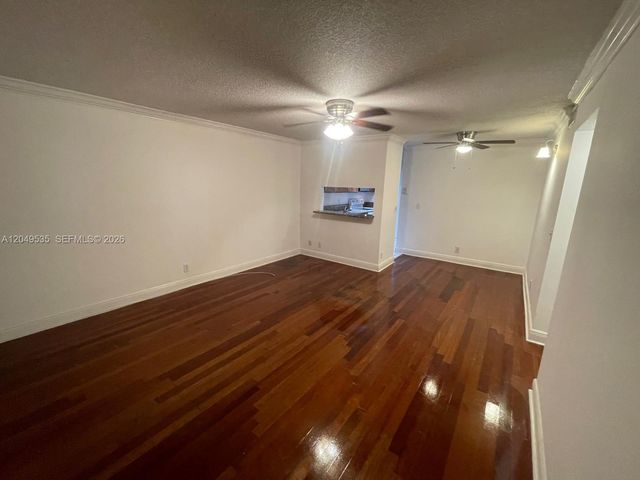 807 Twin Lakes Dr 32-G, Coral Springs, FL 33071