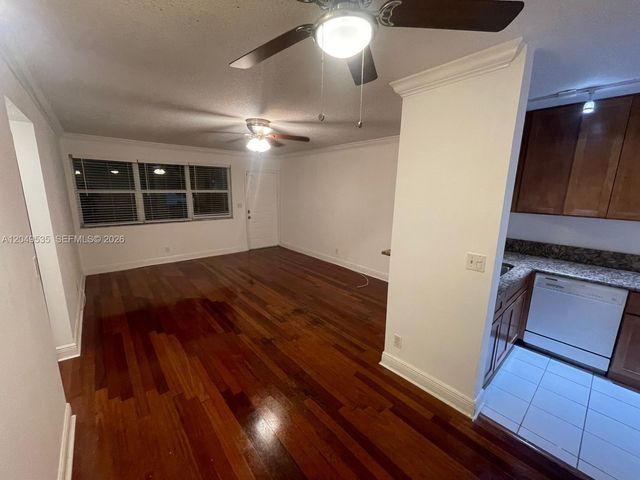 807 Twin Lakes Dr 32-G, Coral Springs, FL 33071