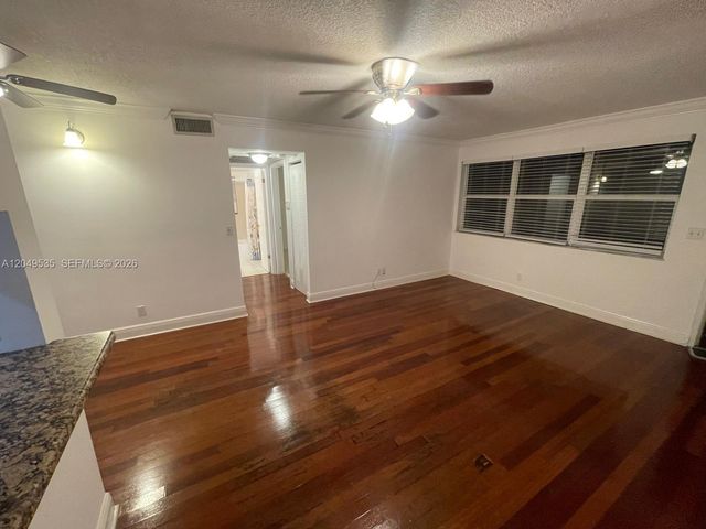807 Twin Lakes Dr 32-G, Coral Springs, FL 33071
