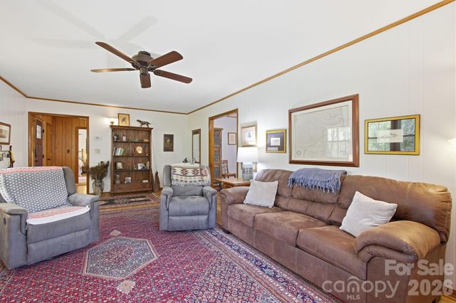11 Summer Lane, Spruce Pine, NC 28777