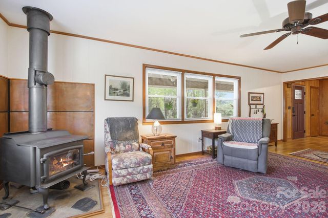 11 Summer Lane, Spruce Pine, NC 28777