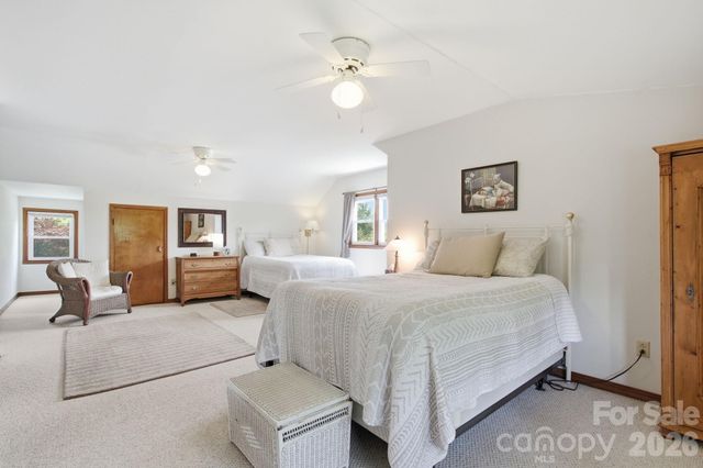 11 Summer Lane, Spruce Pine, NC 28777