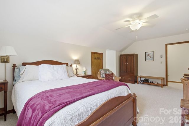 11 Summer Lane, Spruce Pine, NC 28777