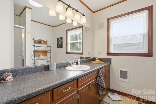 11 Summer Lane, Spruce Pine, NC 28777