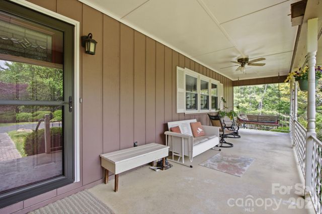 11 Summer Lane, Spruce Pine, NC 28777