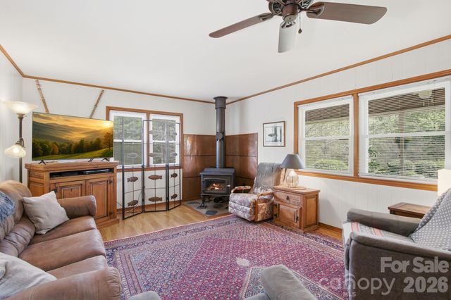 11 Summer Lane, Spruce Pine, NC 28777