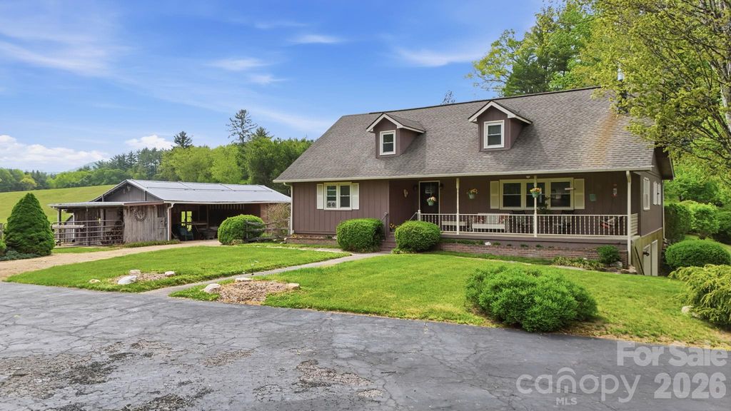 11 Summer Lane, Spruce Pine, NC 28777