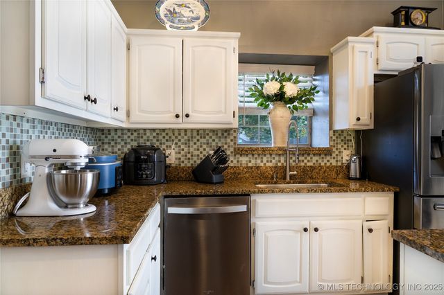 8803 E 75th Street, Tulsa, OK 74133