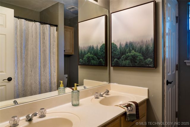 8803 E 75th Street, Tulsa, OK 74133