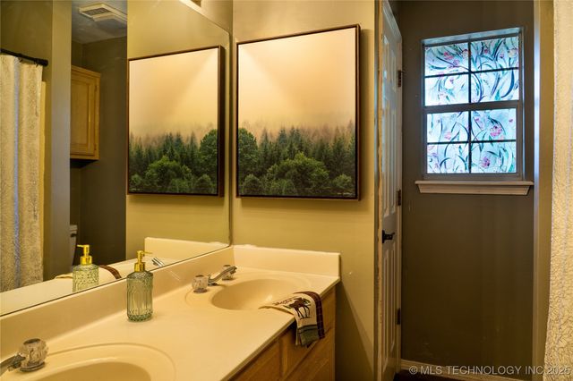 8803 E 75th Street, Tulsa, OK 74133